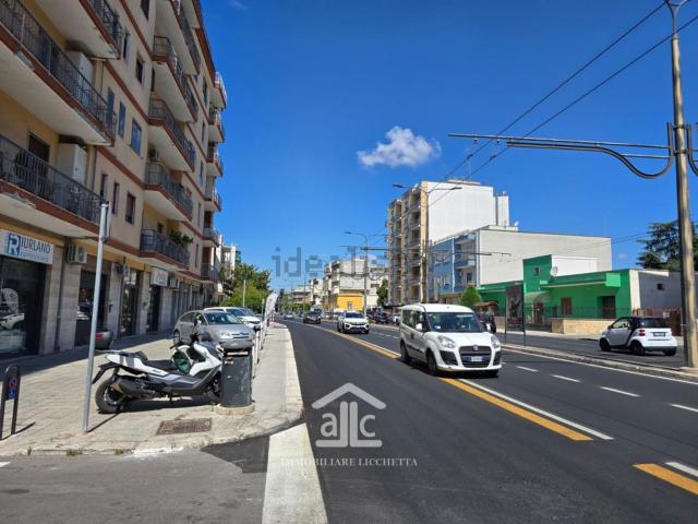 Locale Commerciale in affitto a Puglia, Lecce