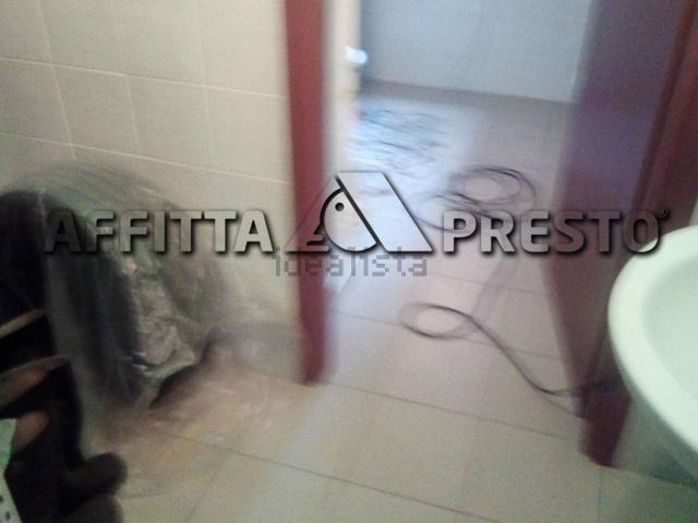 Locale Commerciale in affitto a Crespina Lorenzana, Laura