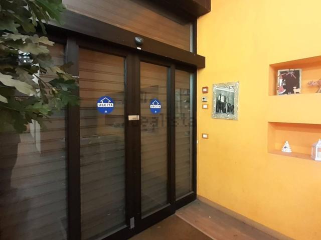Locale Commerciale in affitto a Puglia, Taranto
