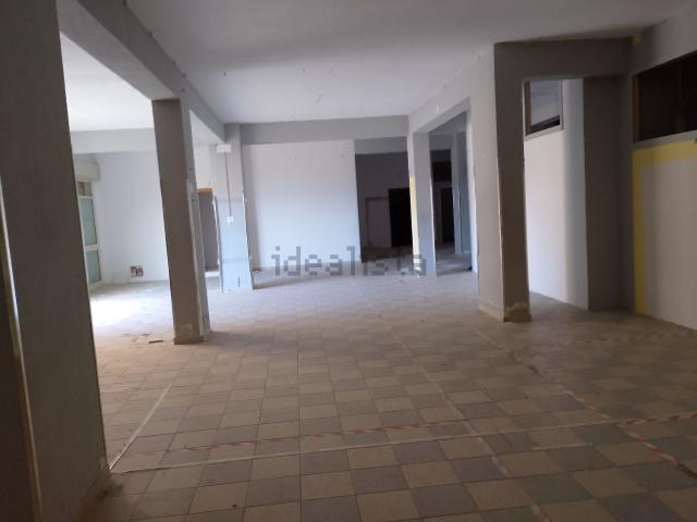 Locale Commerciale in affitto a Perriera, Sciacca