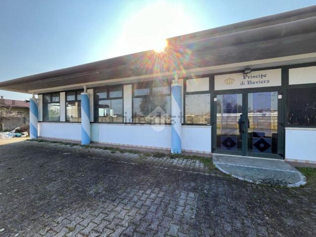 Locale Commerciale in affitto a Rossano Veneto, Veneto