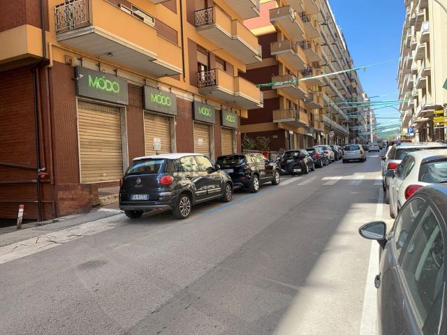 Locale Commerciale in affitto a Partenio, Avellino