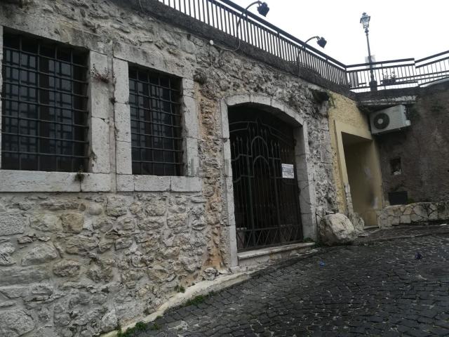 Locale Commerciale in affitto a Sant'elia Fiumerapido, Lazio