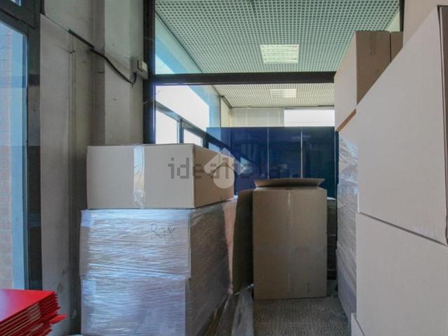 Locale Commerciale in affitto a Unione dei comuni del Distretto Ceramico, Sassuolo