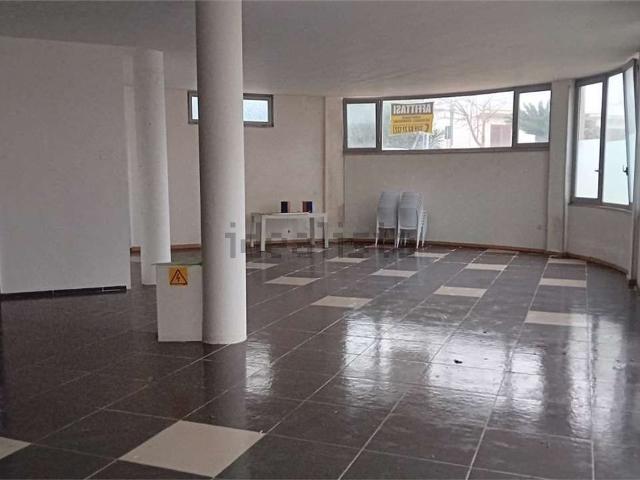 Locale Commerciale in affitto a Pàmpana, Puglia