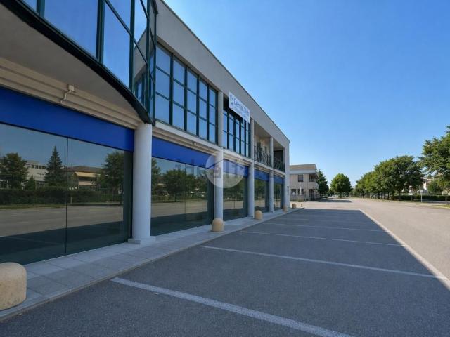 Locale Commerciale in affitto a Pedrengo, Lombardia