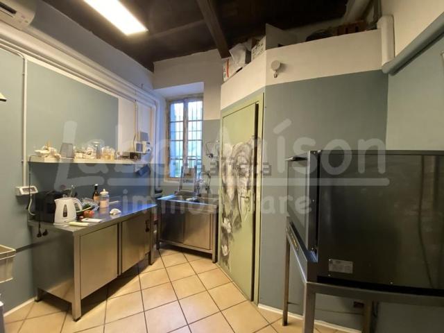 Locale Commerciale in affitto a Comunità Montana Valli del Verbano, Gavirate