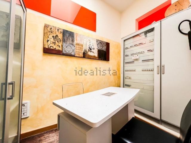 Locale Commerciale in affitto a San Pantaleo, Sassari