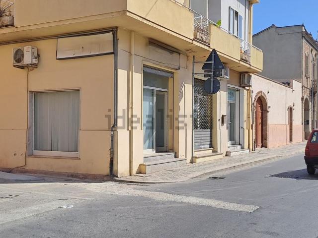 Locale Commerciale in affitto a Quartucciu, Sardigna/Sardegna