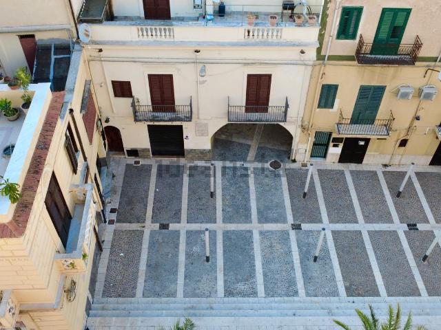 Locale Commerciale in affitto a Partinico, Sicilia