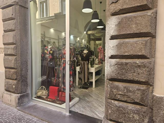 Locale Commerciale in affitto a Viterbo, Lazio