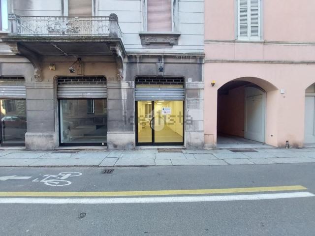 Locale Commerciale in affitto a Cremona, Lombardia