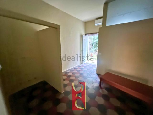 Locale Commerciale in affitto a Centro, Gallarate