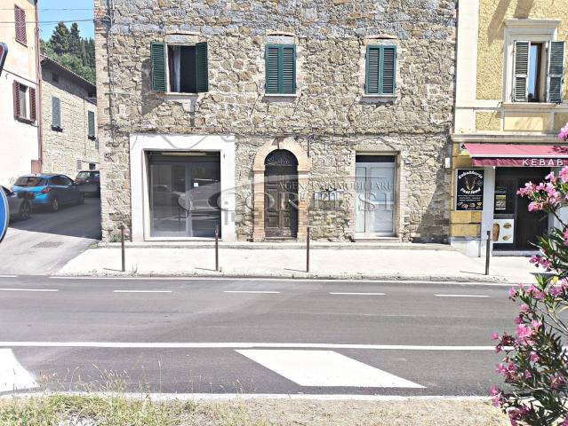 Locale Commerciale in affitto a Ponte San Giovanni, Cenerente