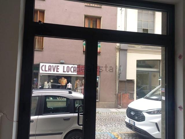 Locale Commerciale in affitto a Rione San Paolo, Piemonte