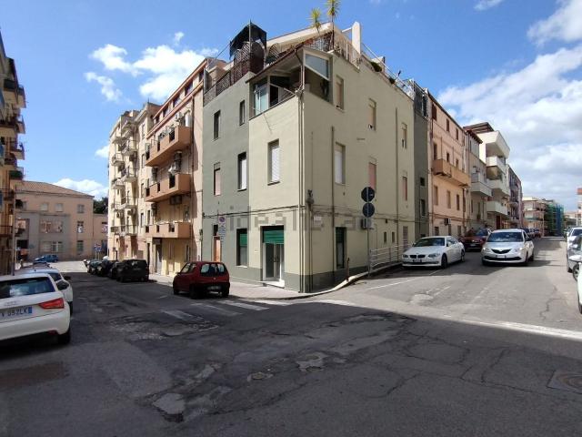 Locale Commerciale in affitto a Is Mirrionis, Cagliari