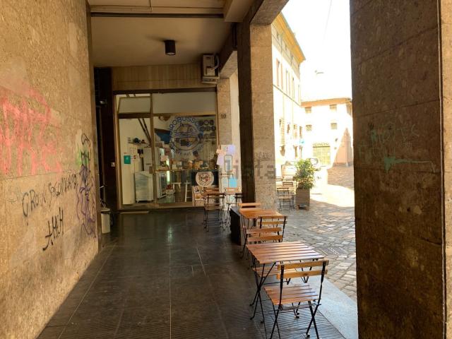 Locale Commerciale in affitto a Ravenna, Reggio Emilia