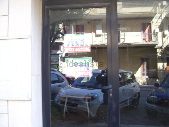 Locale Commerciale in affitto a Ragusa, Sicilia