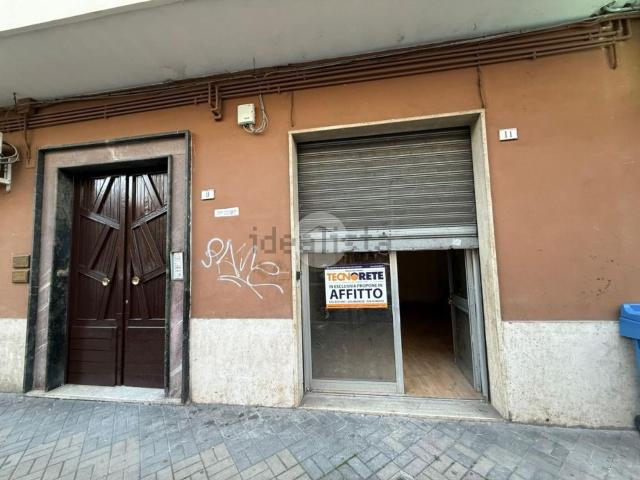 Locale Commerciale in affitto a San Silvestro, Cassino