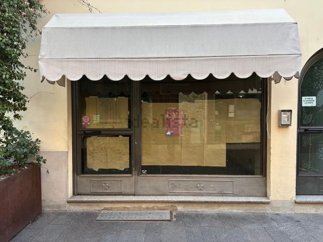Locale Commerciale in affitto a Fidenza, Reggio Emilia