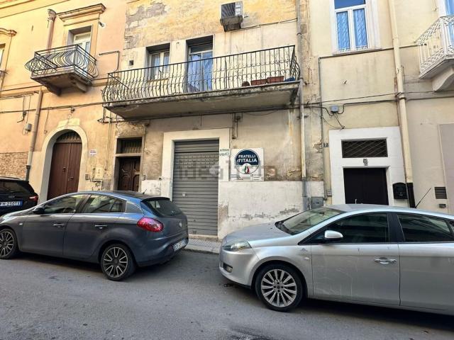 Locale Commerciale in affitto a Puglia, Foggia