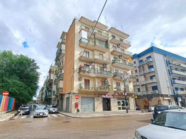 Locale Commerciale in affitto a Zona 167, Puglia