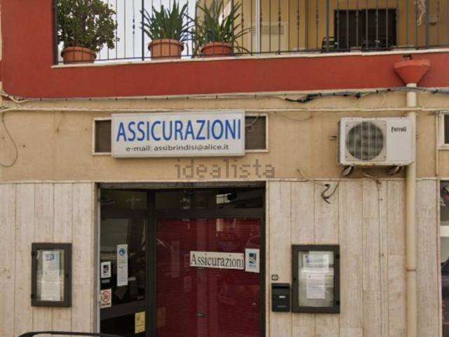 Locale Commerciale in affitto a Cappuccini, Puglia