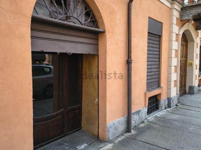 Locale Commerciale in affitto a Centro Storico, Piemonte