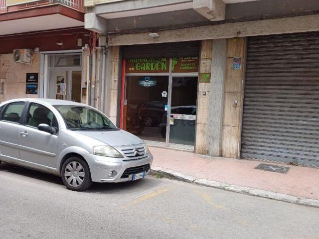 Locale Commerciale in affitto a Puglia, Taranto