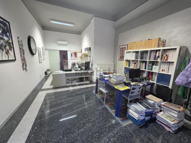Locale Commerciale in affitto a Zona Centro, Brescia