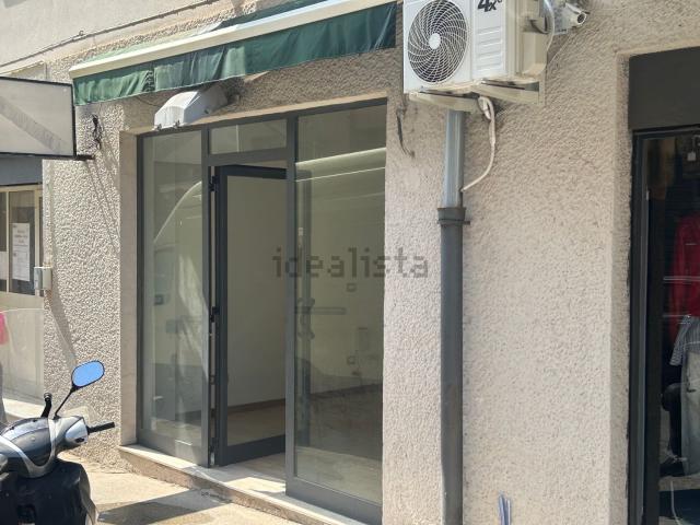 Locale Commerciale in affitto a III Circoscrizione, Messina