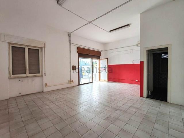 Locale Commerciale in affitto a Guidonia Montecelio, Roma Capitale