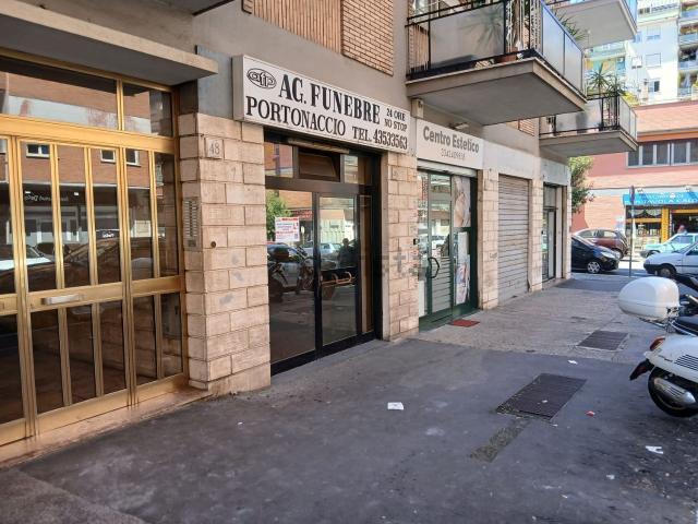 Locale Commerciale in affitto a Municipio Roma IV, Roma Capitale