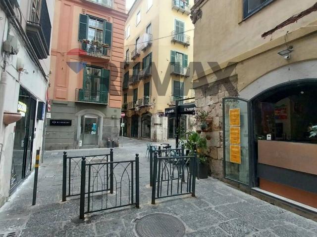 Locale Commerciale in affitto a Salerno, Campania