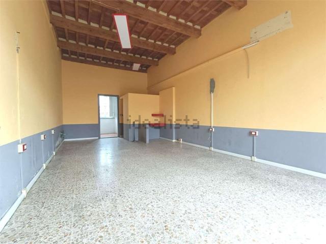 Locale Commerciale in affitto a Corte Dovichetti, Bagni Di Lucca Ponte