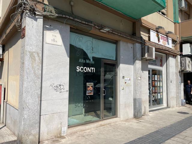 Locale Commerciale in affitto a Acradina, Siracusa