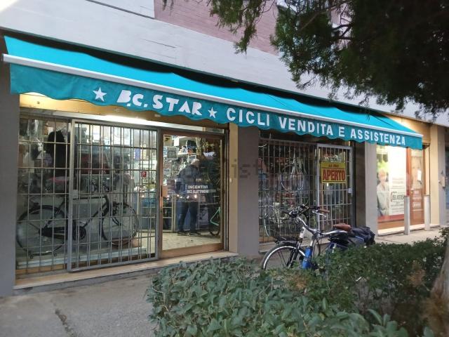 Locale Commerciale in affitto a Monte Donato, Bologna
