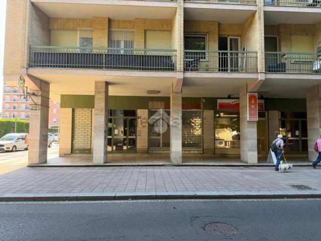 Locale Commerciale in affitto a Piemonte, Torino