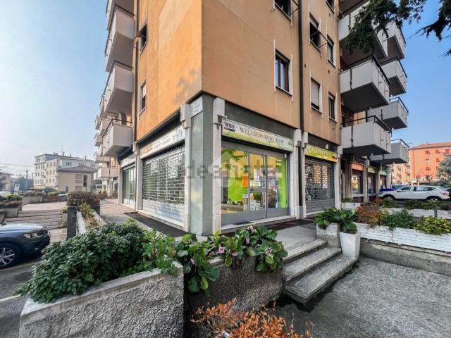 Locale Commerciale in affitto a Zona Centro, Brescia