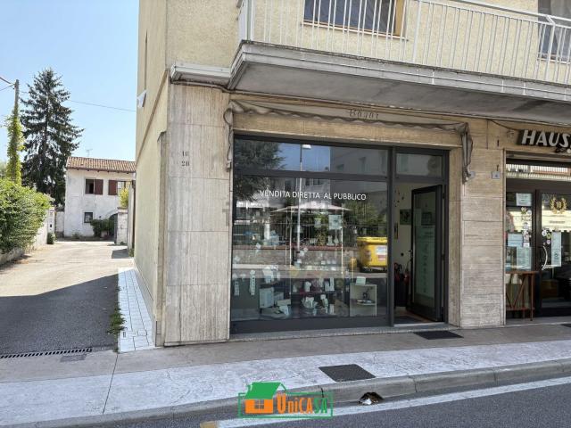 Locale Commerciale in affitto a Selz, Ronchi Dei Legionari