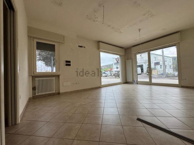 Locale Commerciale in affitto a Unione di Comuni della Romagna Forlivese, Predappio