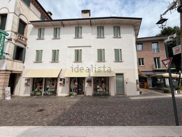 Locale Commerciale in affitto a Pilastroni, Bassano Del Grappa