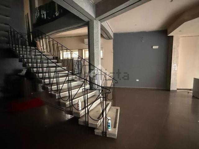 Locale Commerciale in affitto a IV Circoscrizione, Messina