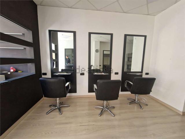 Locale Commerciale in affitto a Marche, Fermo