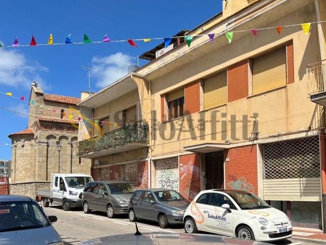 Locale Commerciale in affitto a San Pantaleo, Sardigna/Sardegna