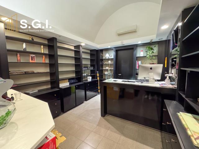 Locale Commerciale in affitto a Puglia, Taranto