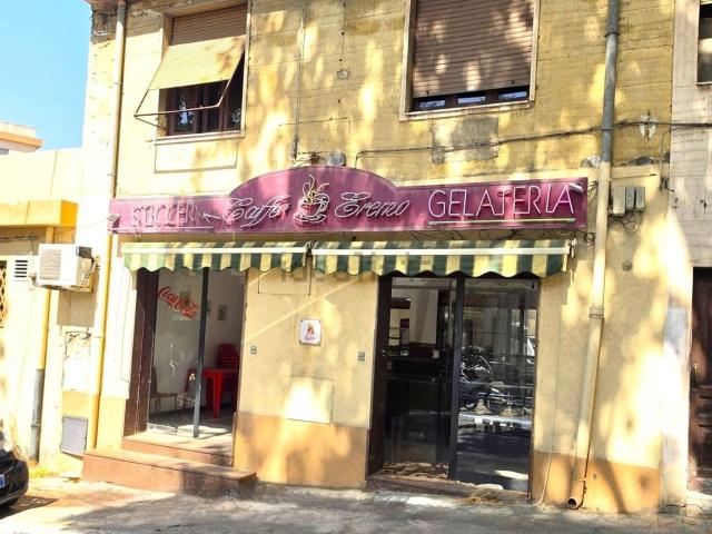 Locale Commerciale in affitto a Calabria, Reggio Calabria