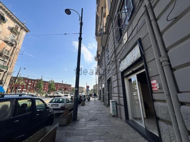 Locale Commerciale in affitto a Municipalità 4, Arenaccia