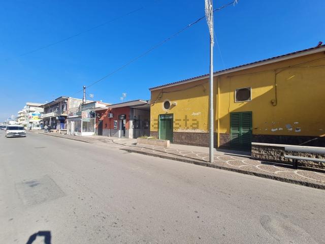 Locale Commerciale in affitto a Scafati, Campania