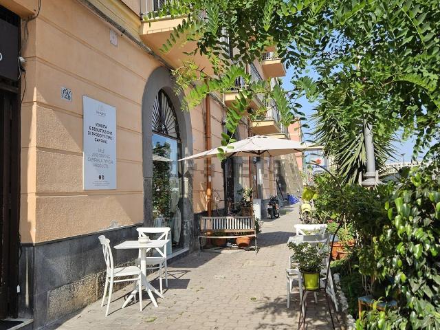 Locale Commerciale in affitto a Salerno, Campania